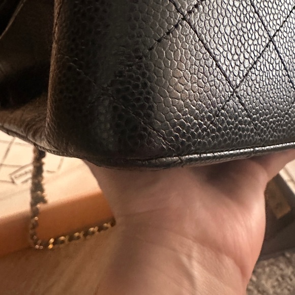 CHANEL Medium Caviar in GHW - Picture 6 of 11